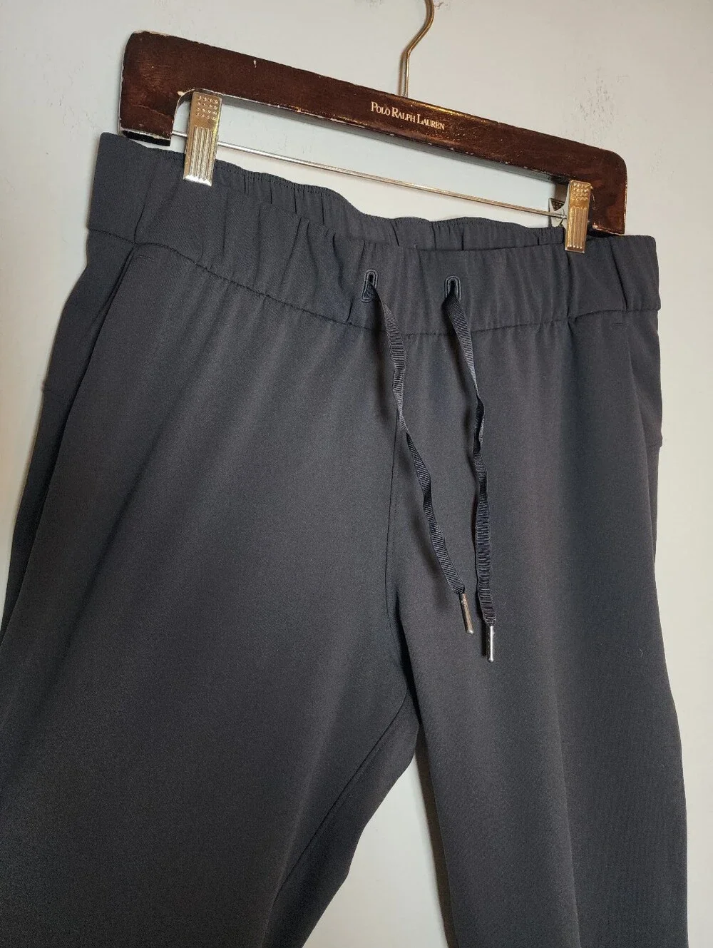 Lululemon On The Fly Black Pants Pull On Drawstring Women's Size 8